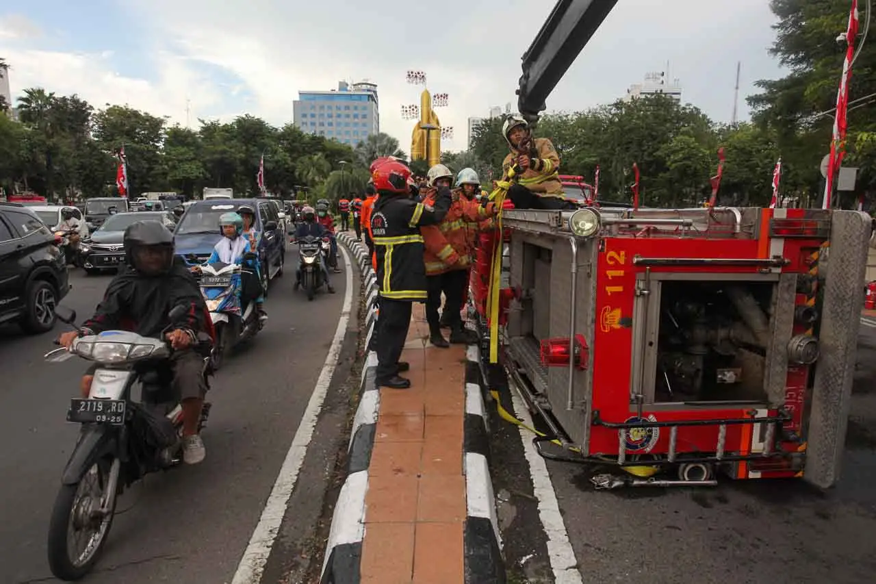 Hindari Pengendara Motor,...