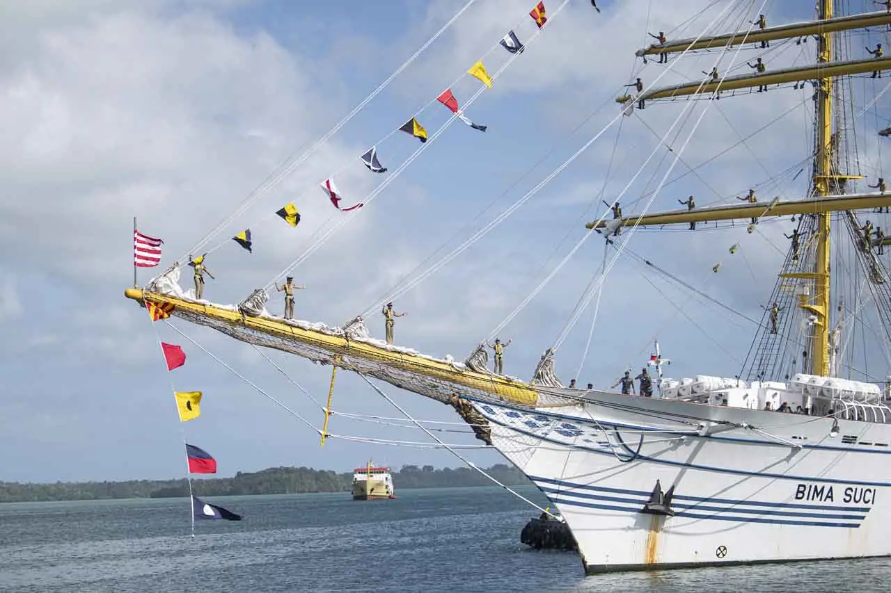 KRI Bima Suci Tiba di...