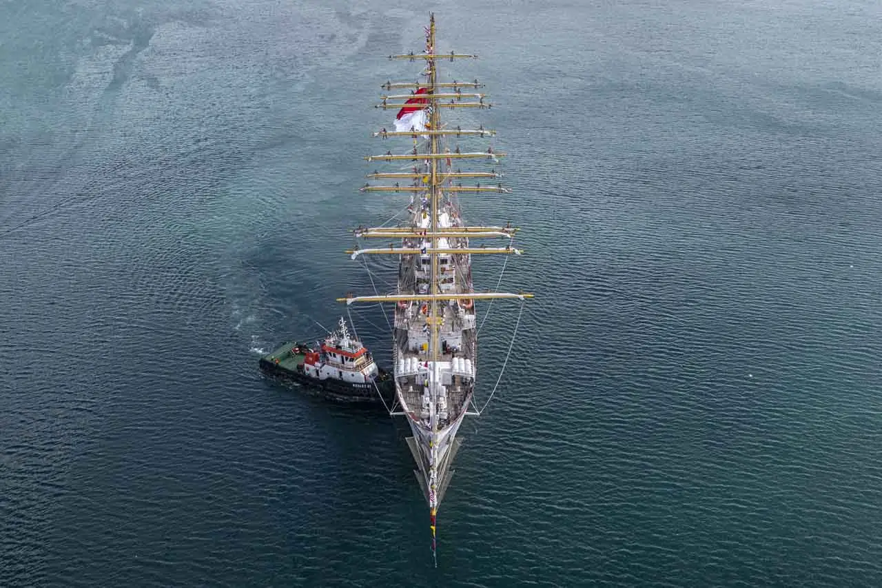 KRI Bima Suci Tiba di...