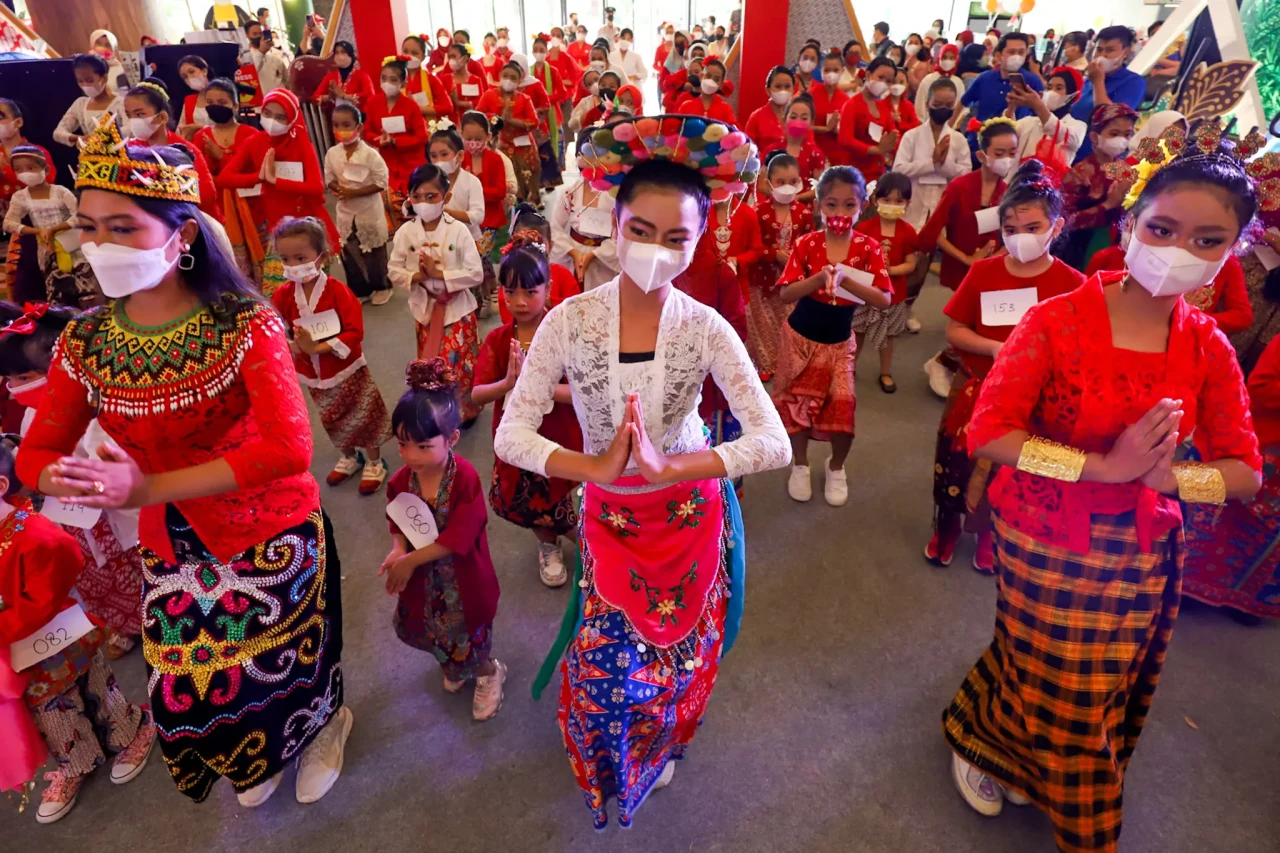 17 Tarian Tradisional...