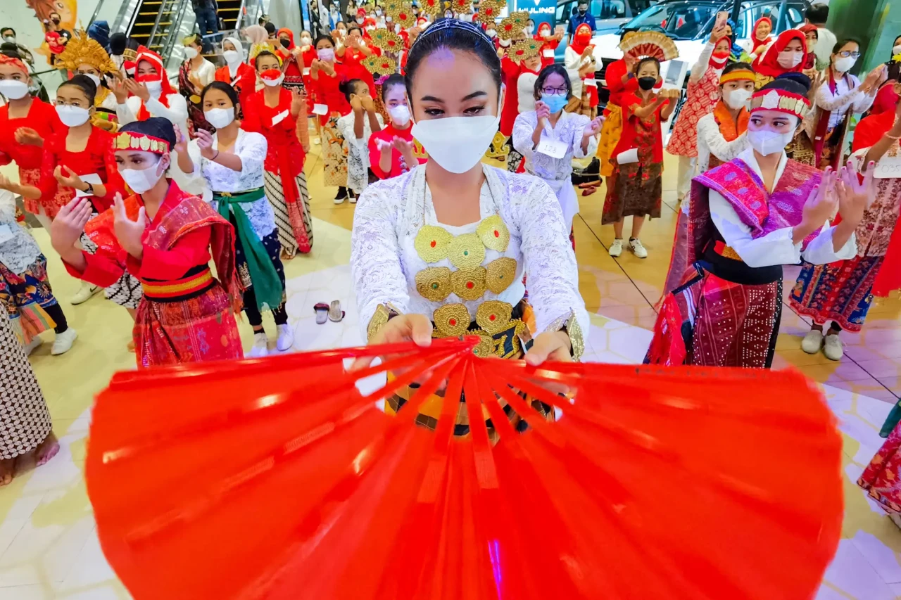 17 Tarian Tradisional...
