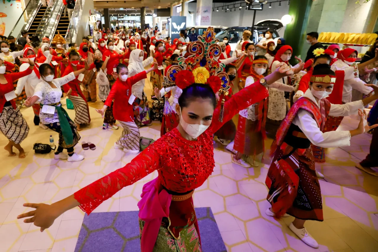17 Tarian Tradisional...