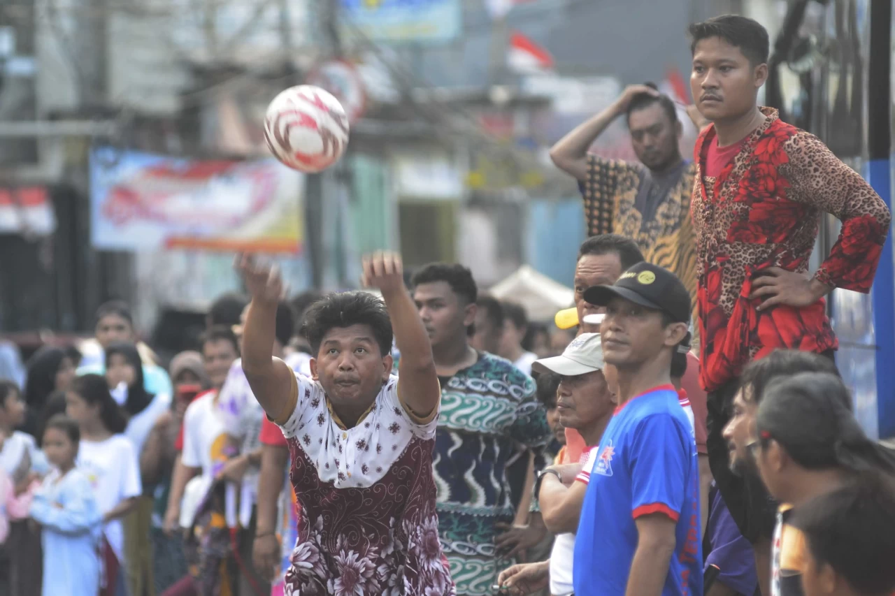 Sepak Bola Daster Ala...
