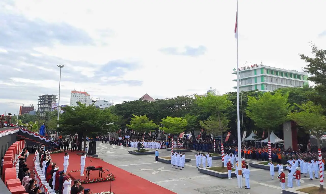 Kemeriahan Peringatan...