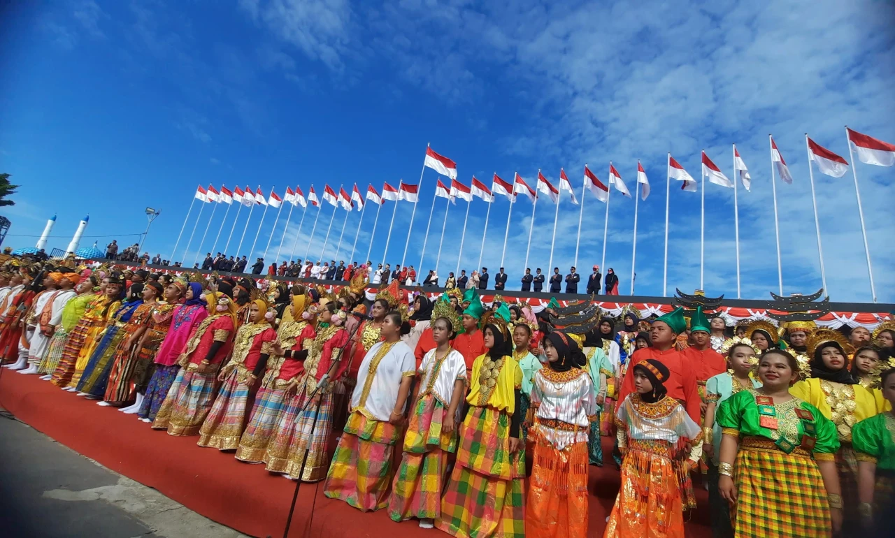 Kemeriahan Peringatan...