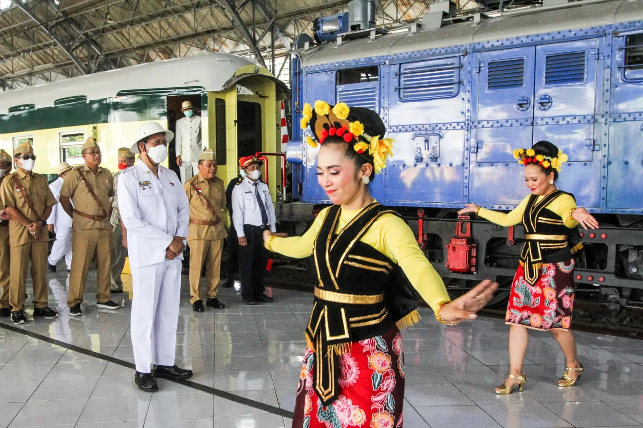 Kereta Bersejarah Djoko...