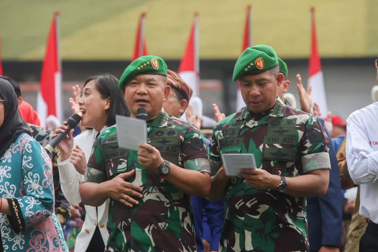 KSAD Dudung Luncurkan...