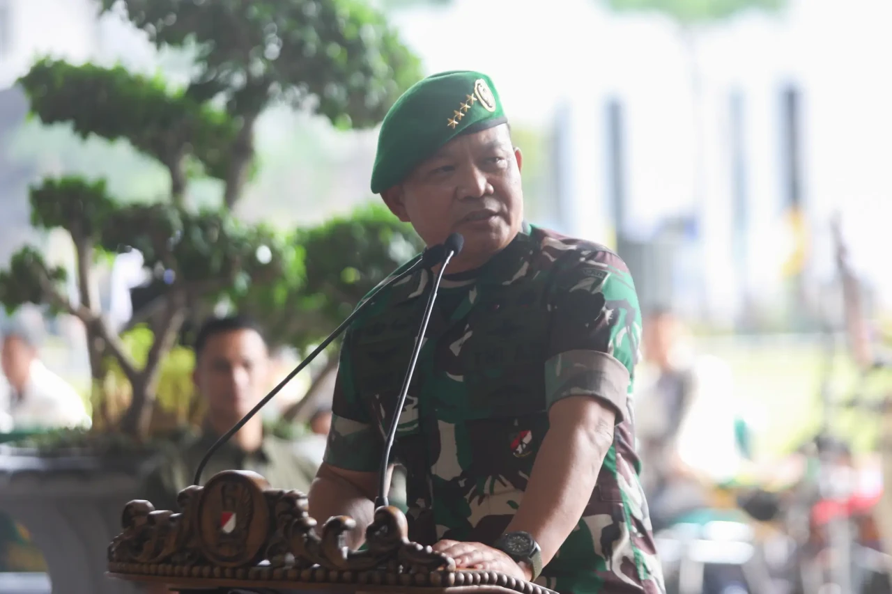 KSAD Dudung Luncurkan...