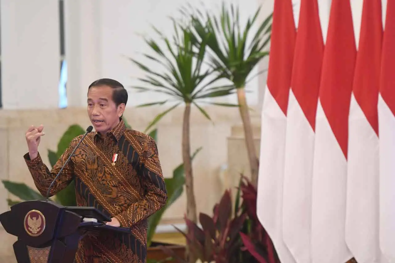 Jokowi Pimpin Rakornas...