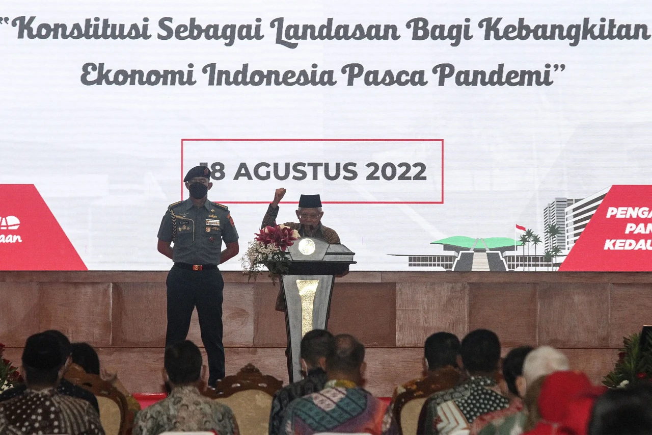Peringatan Hari Konstitusi...
