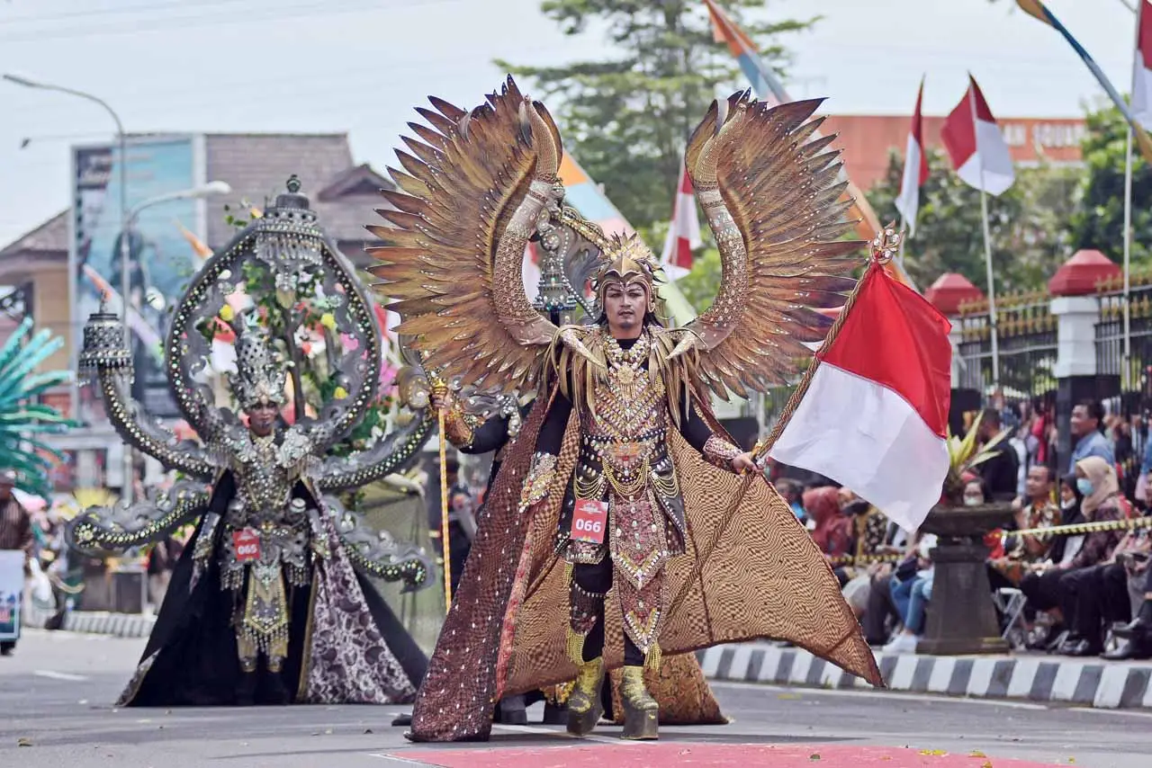 Keren, Ratusan Peserta...