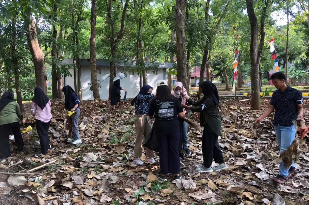 Ribuan Mahasiswa Baru...