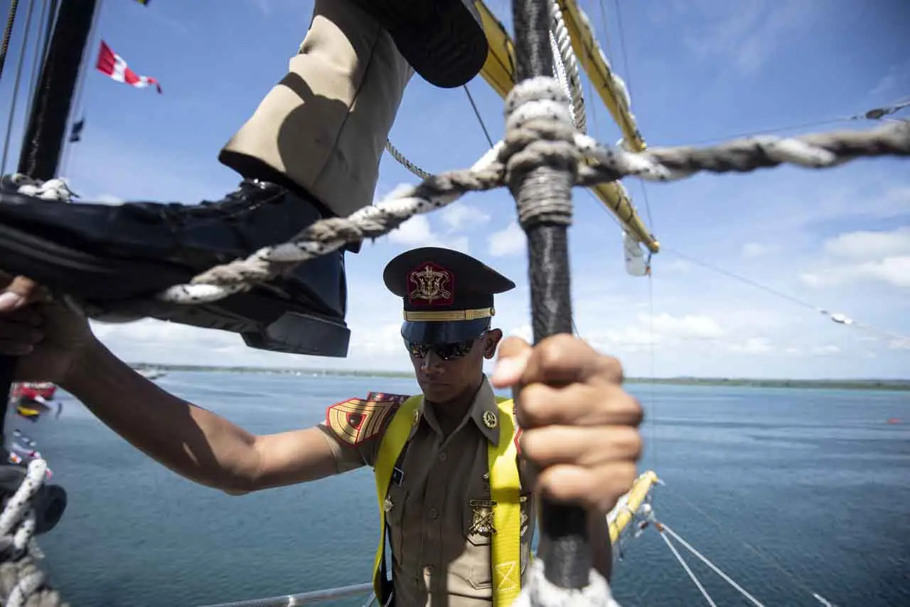 KRI Bima Suci Bertolak...