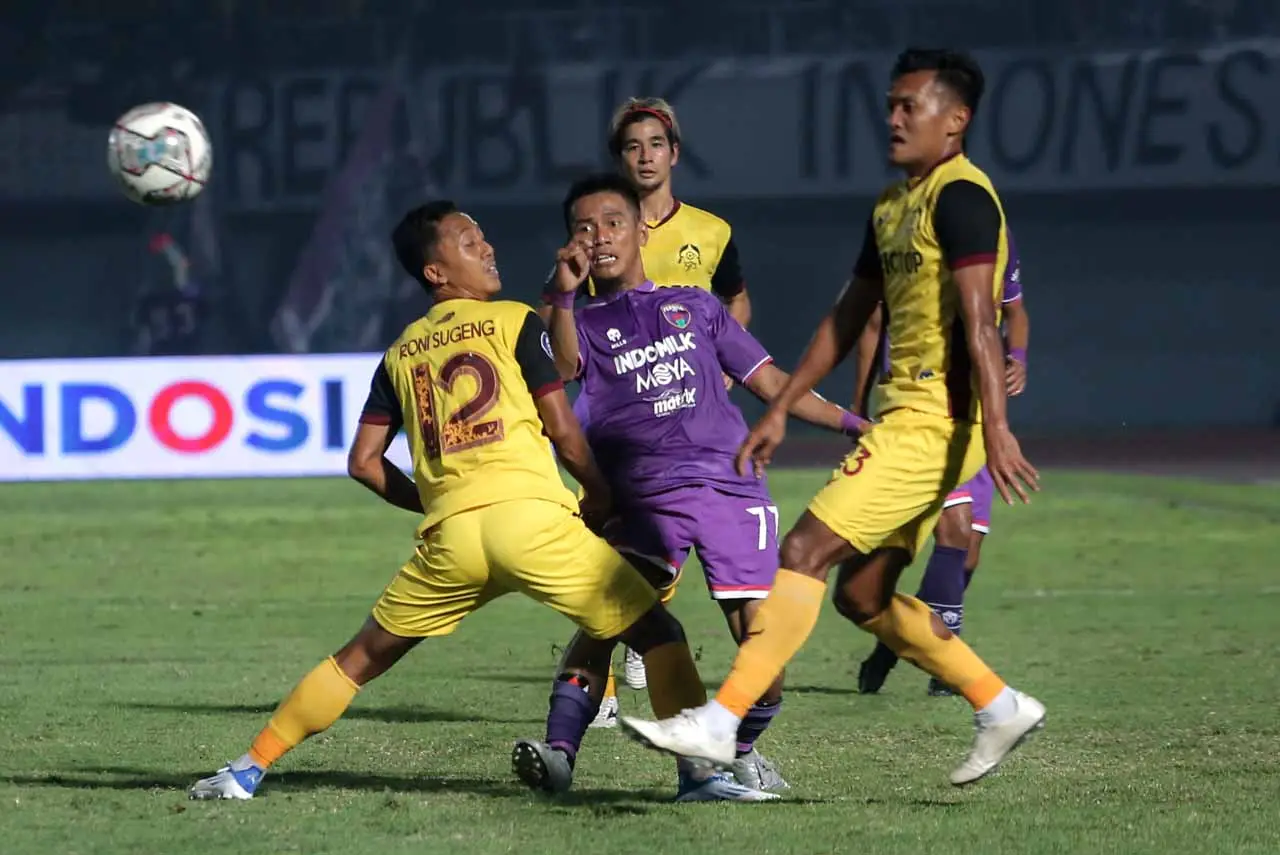 Persita Tangerang Kalahkan...