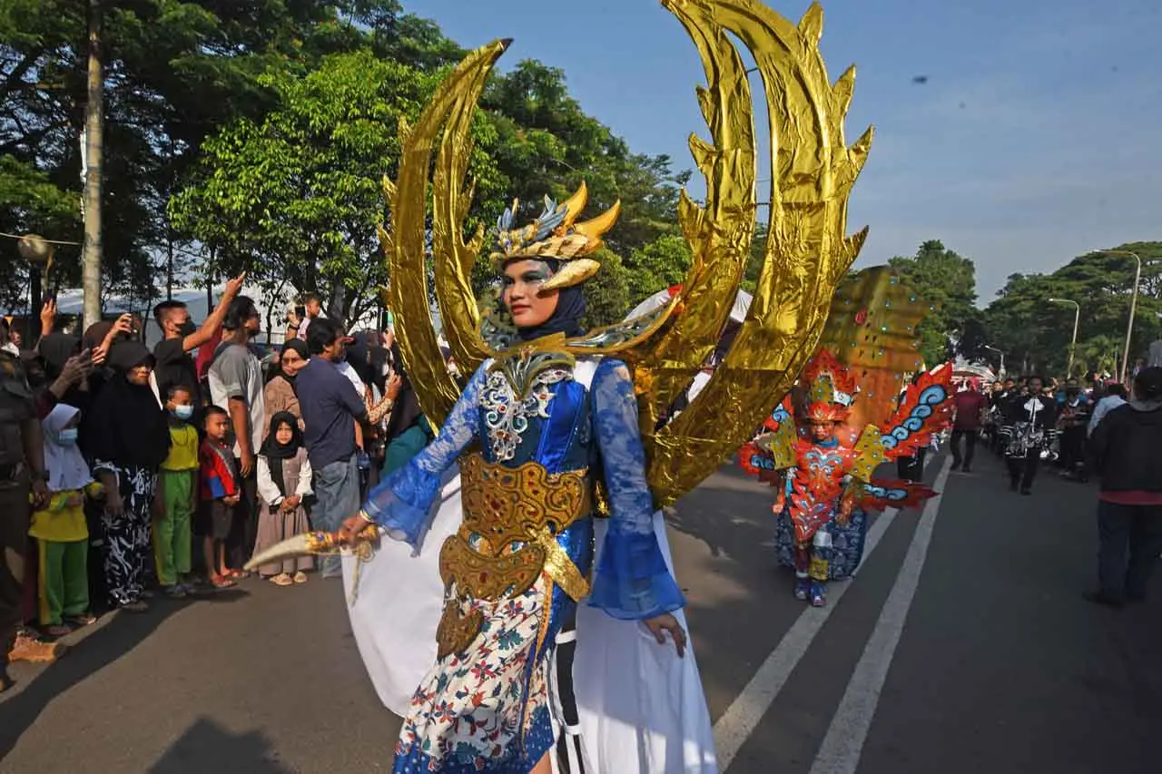 Fashion Jalanan Meriahkan...