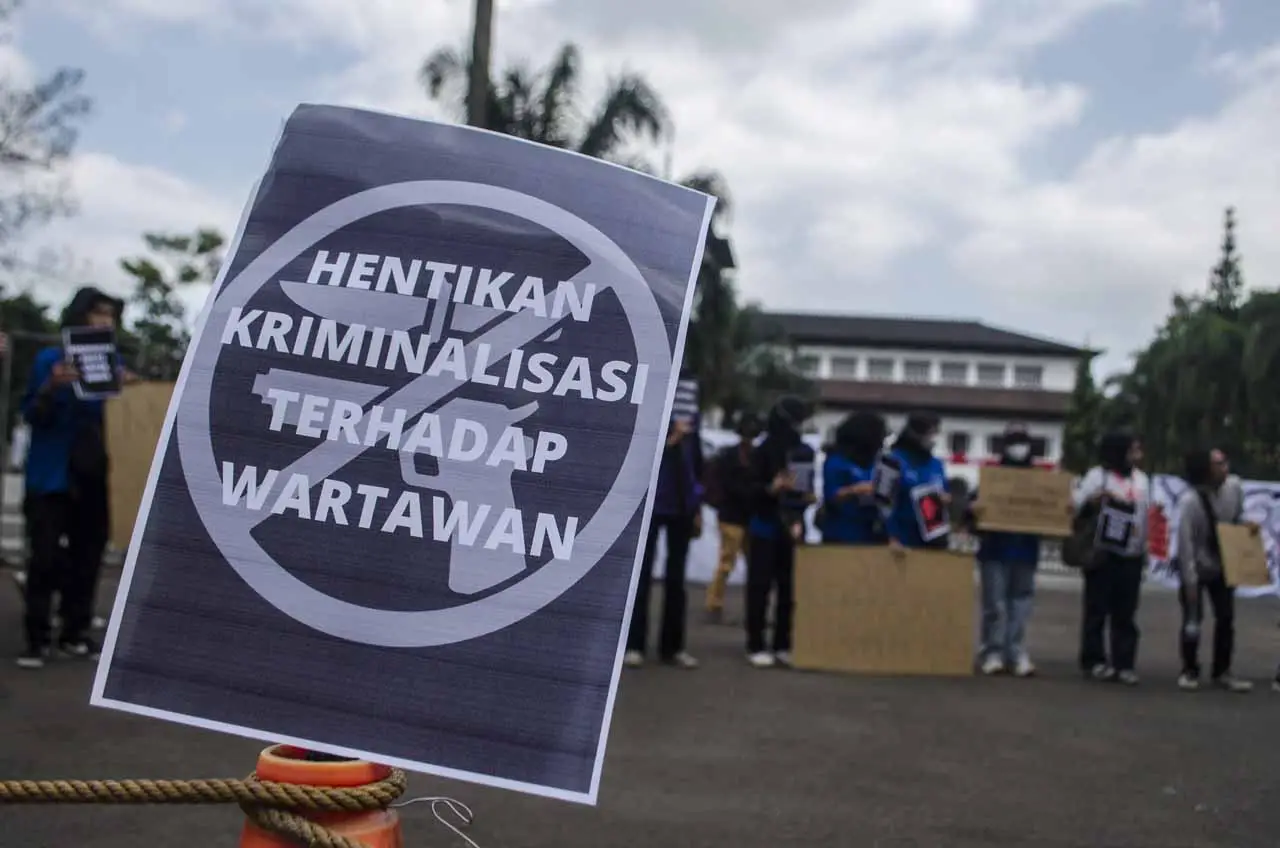Unjuk Rasa Membela Kebebasan...