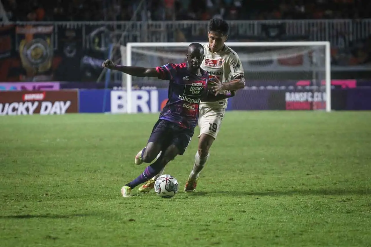 Macan Kemayoran Mengamuk,...