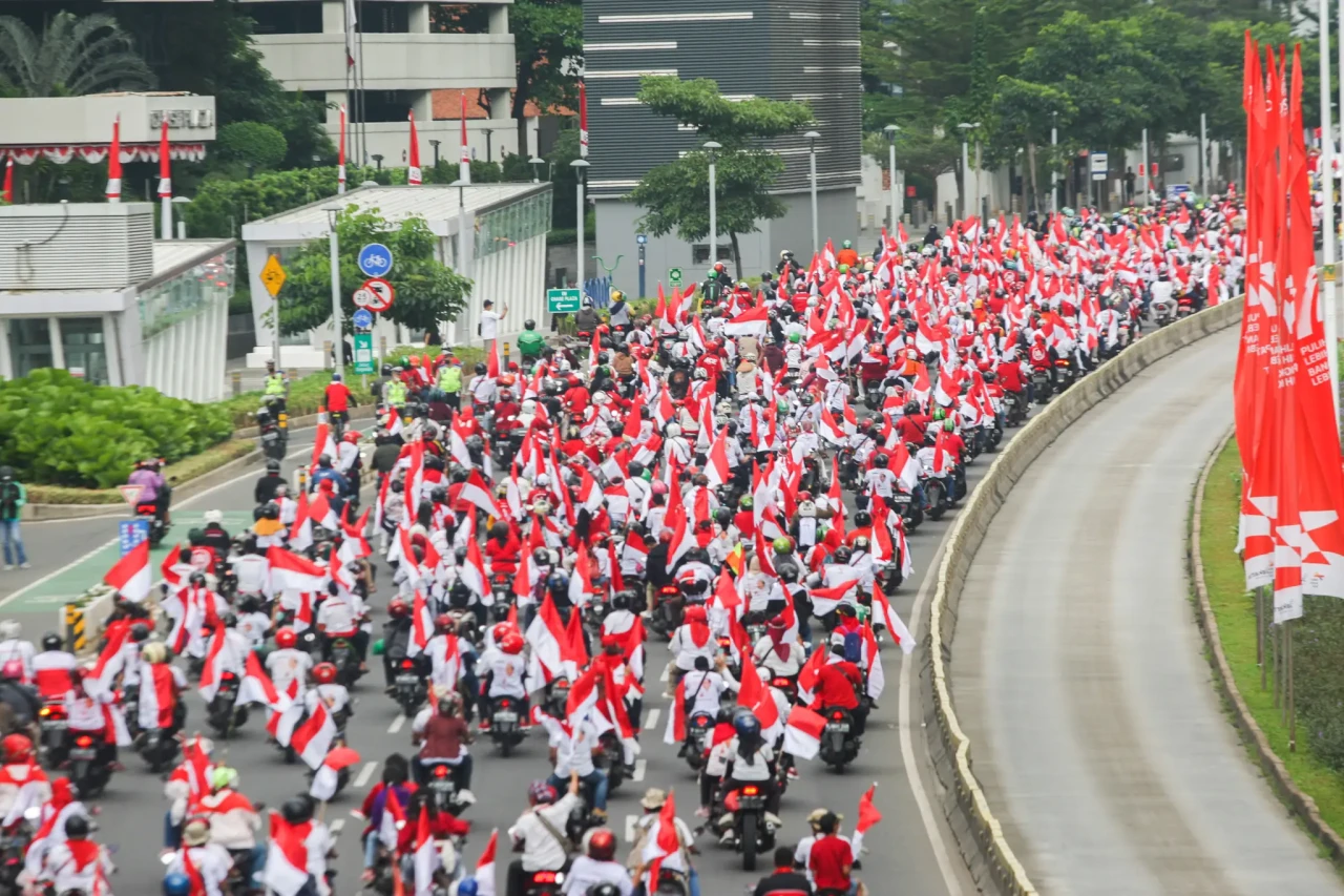 Parade Rakyat Merah...