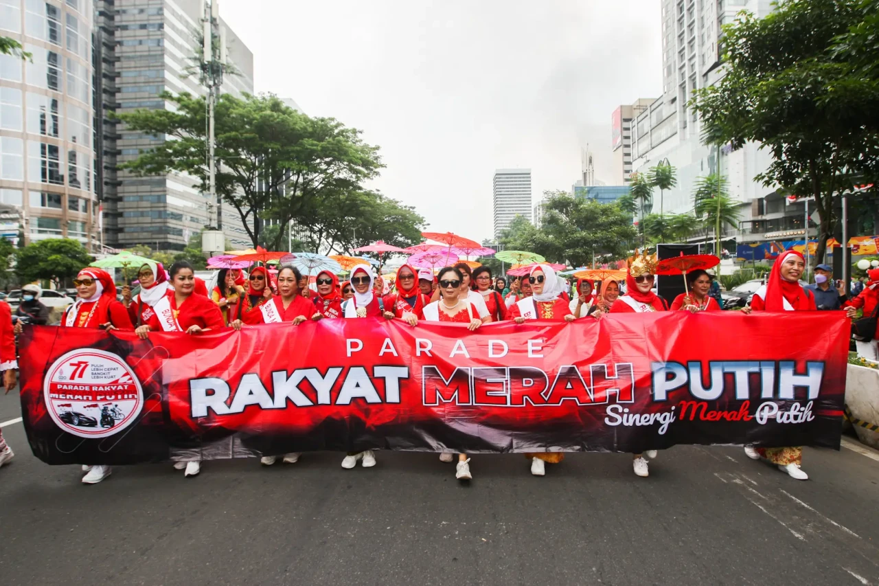 Parade Rakyat Merah...