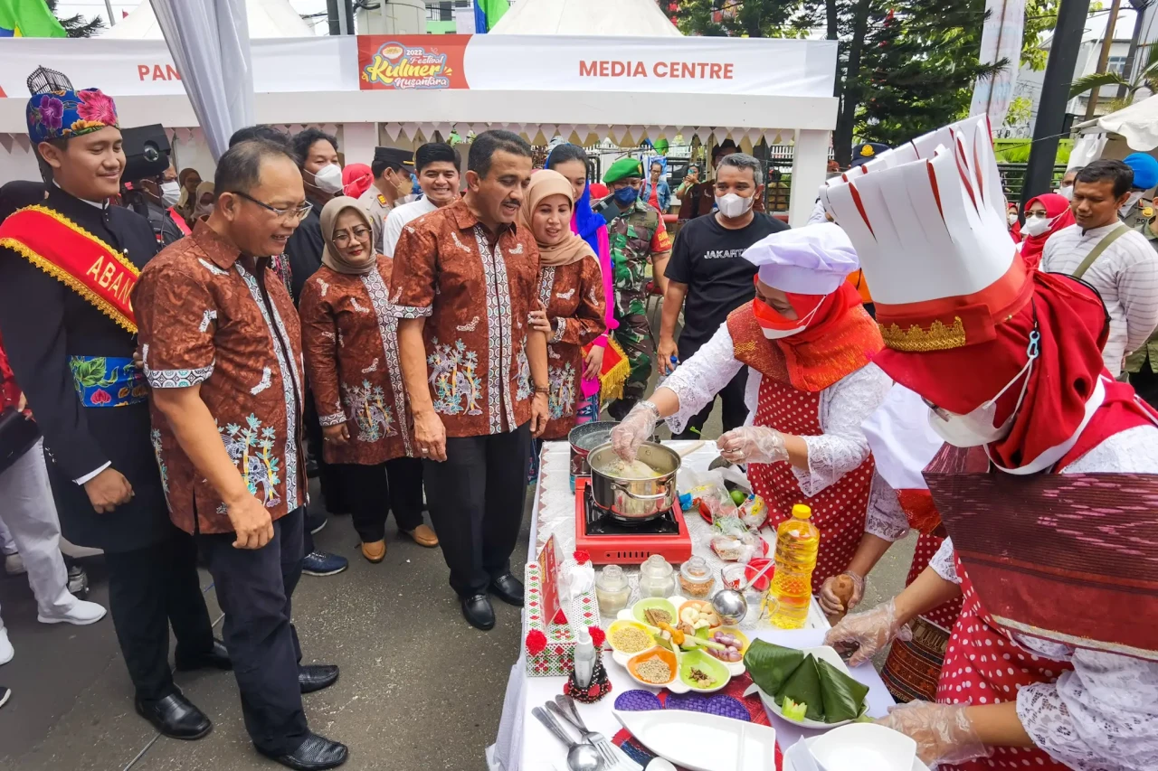 Festival Kuliner Bertajuk...