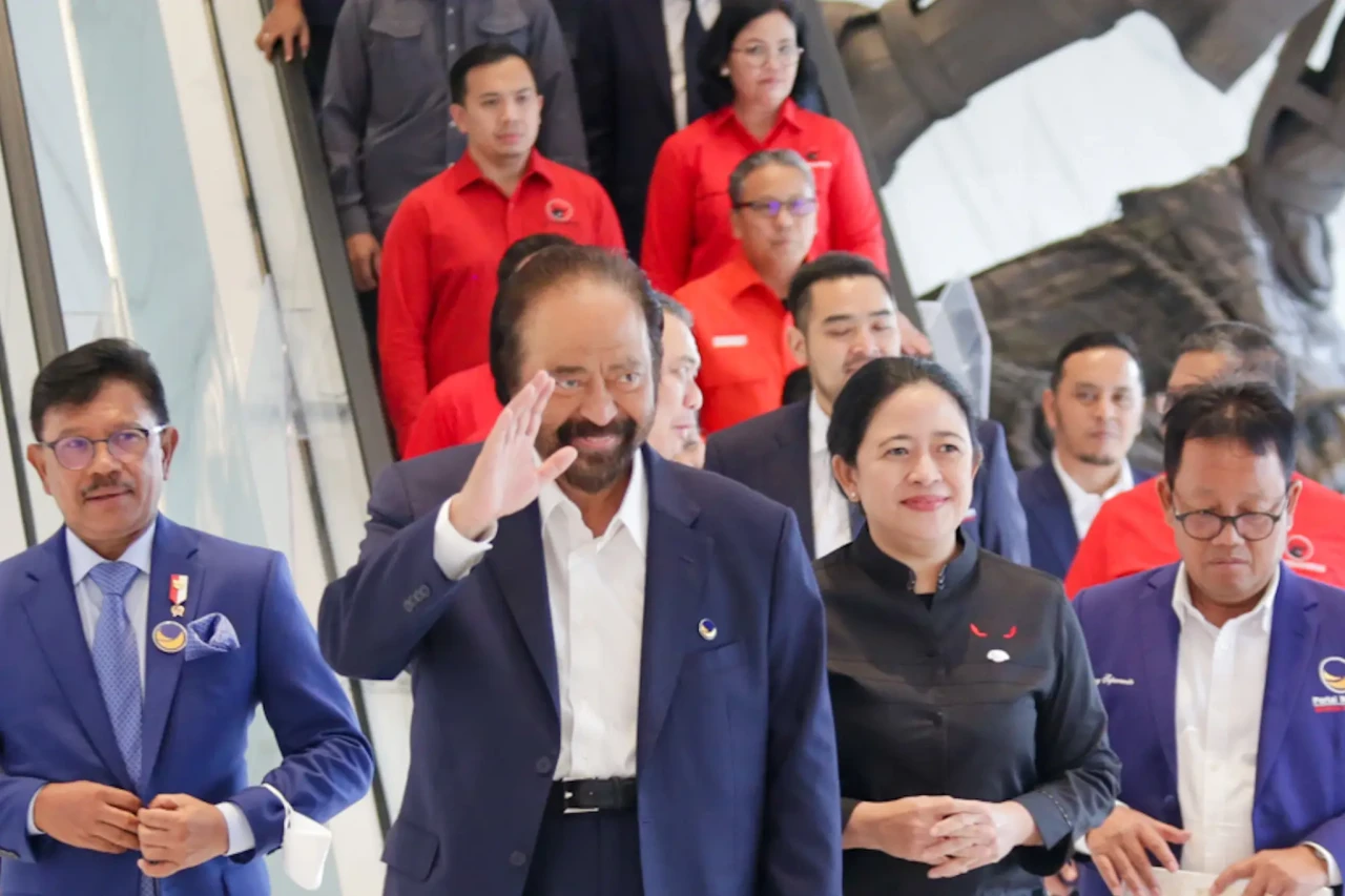 Bahas Kerja Sama Politik,...