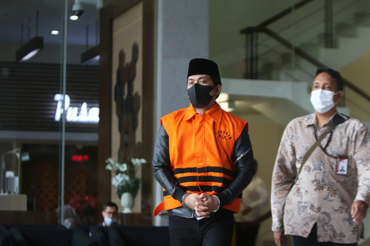 Abdul Gafur Masud Dituntut...