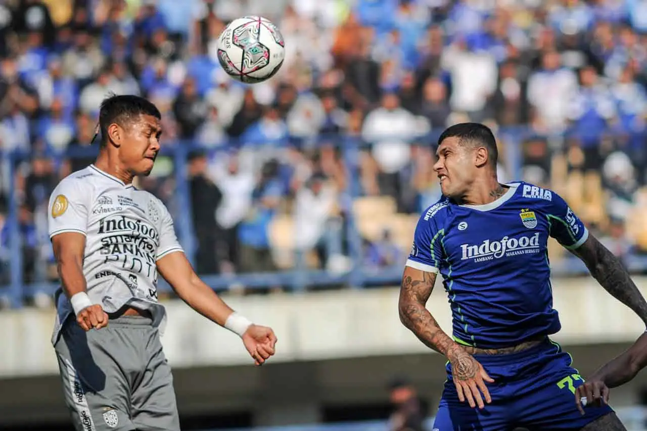 Bermain 10 Pemain, Bali...