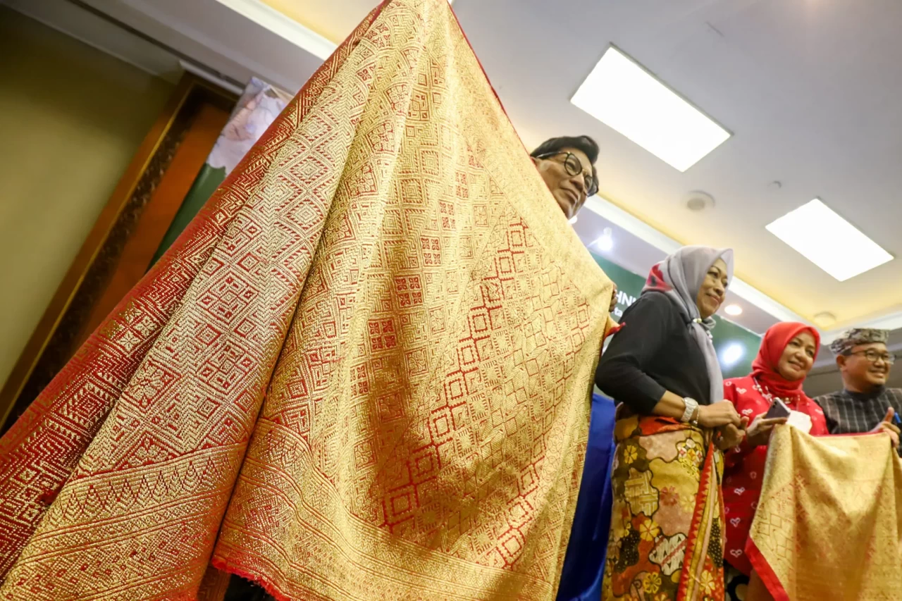 Pameran Batik Sekar...