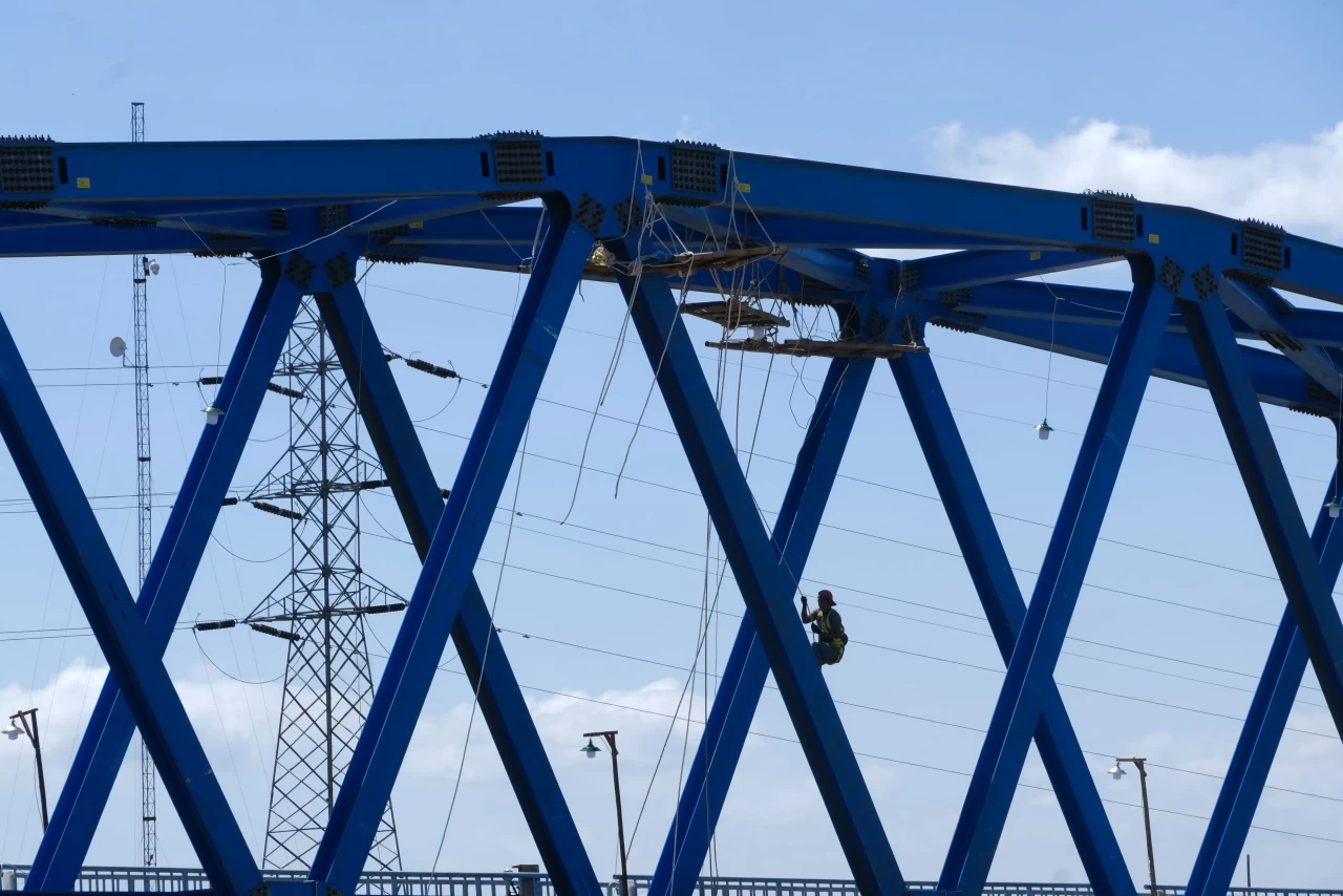 Pergeseran Jembatan...