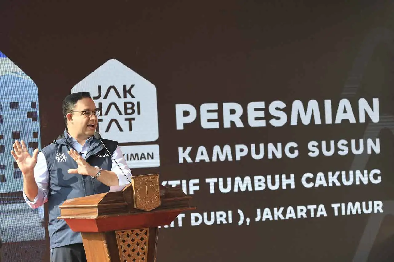 Anies Resmikan Kampung...