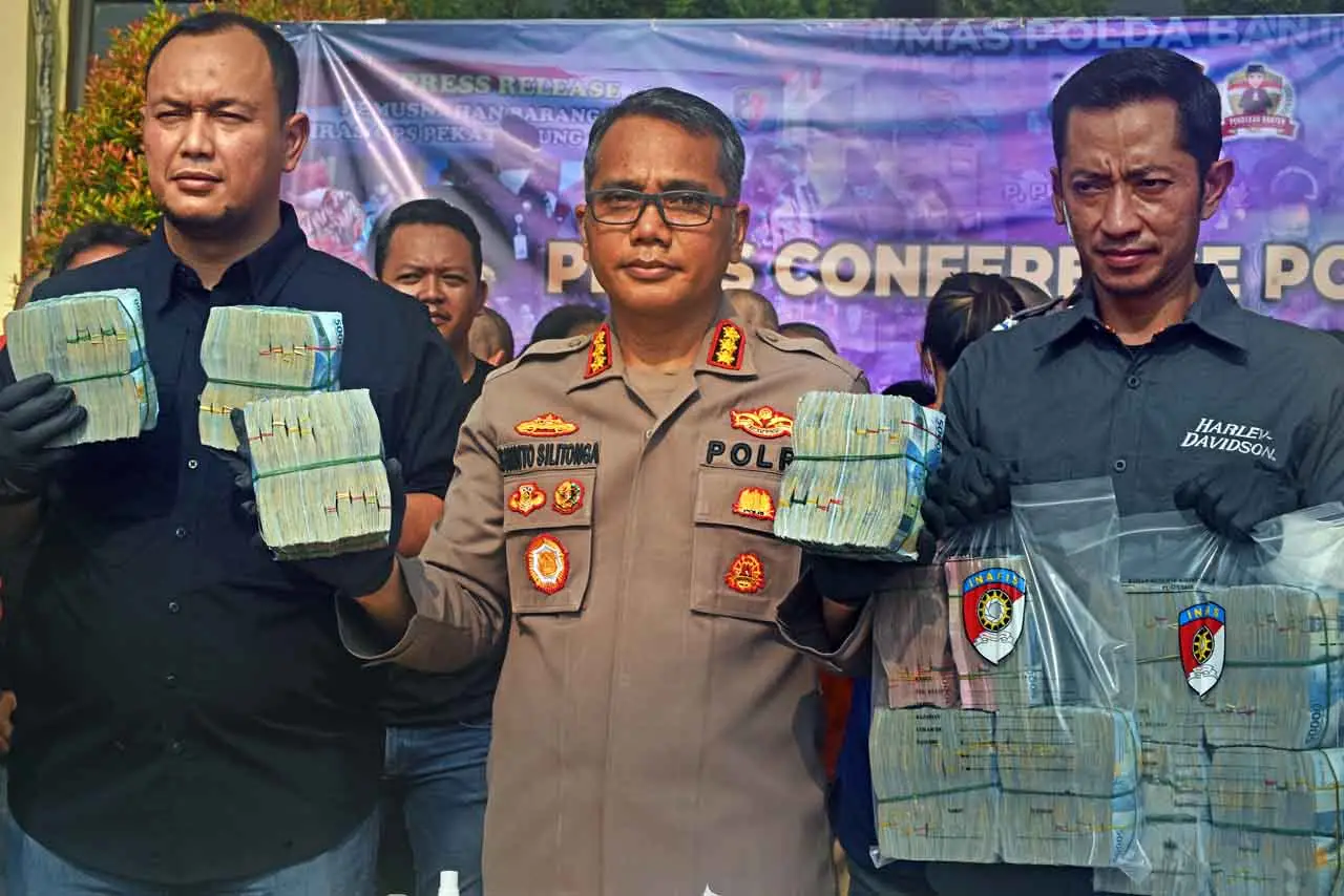 Polda Banten Sita Uang...