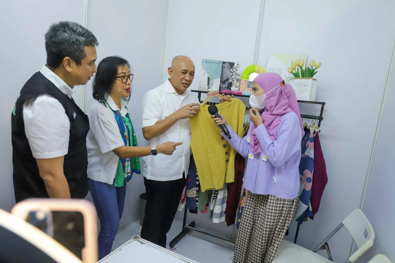 Menkop UKM Teten Masduki...
