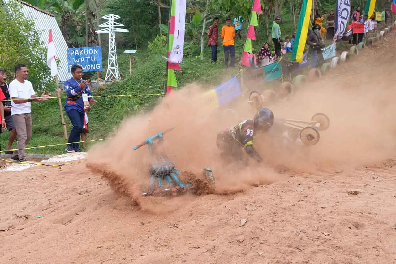 Keseruan Adu Cepat Balap...