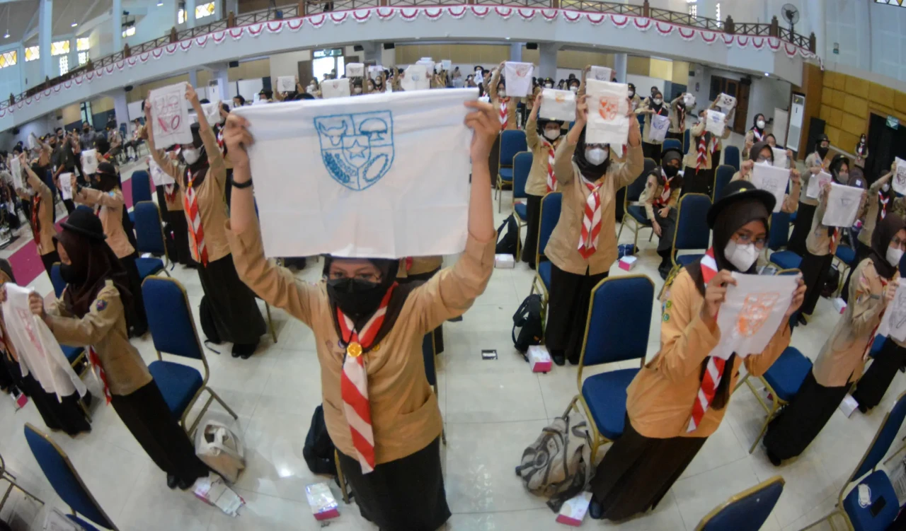 Ribuan Mahasiswa Baru...