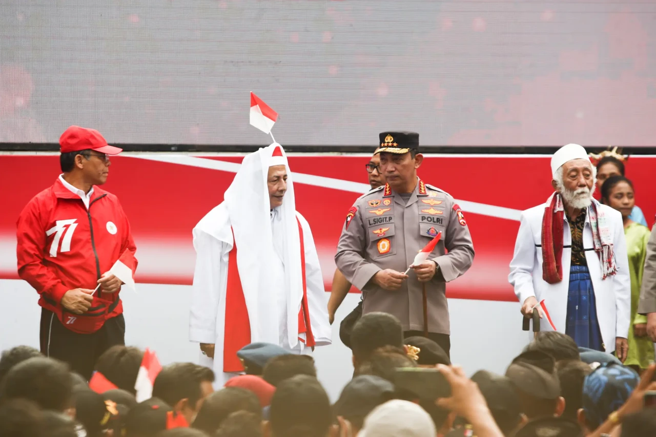 Kirab Bendera Merah...
