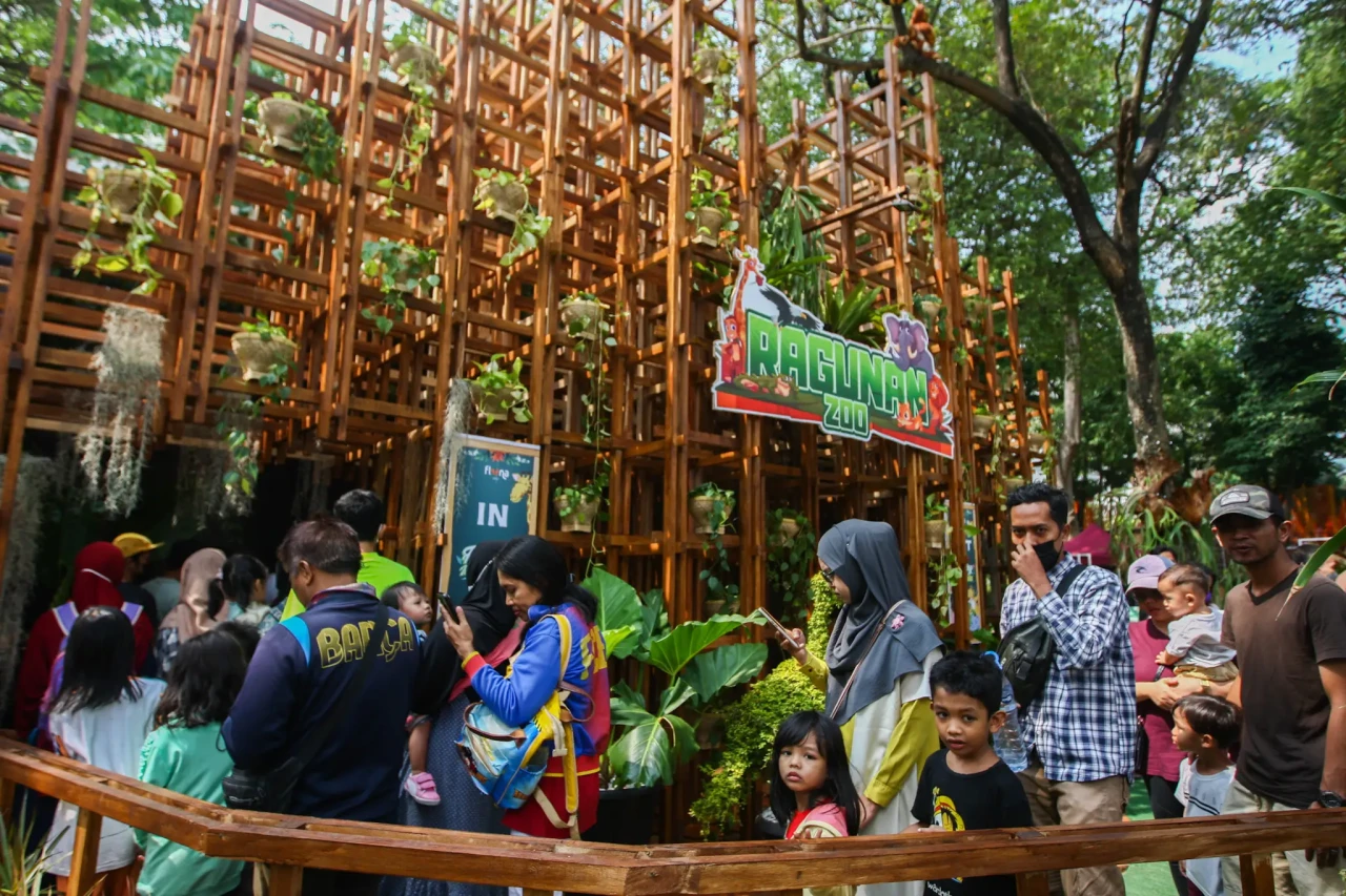 Pameran Flora dan Fauna...