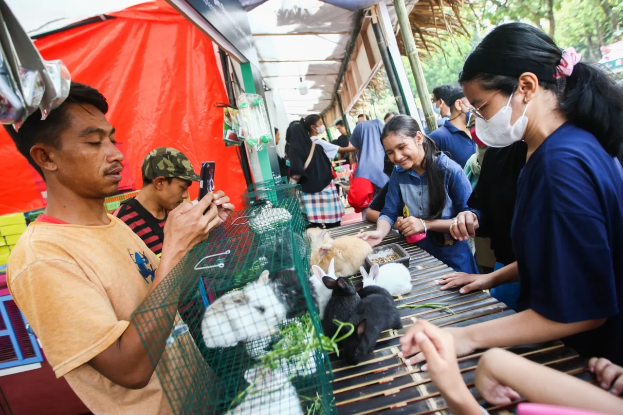 Pameran Flora dan Fauna...