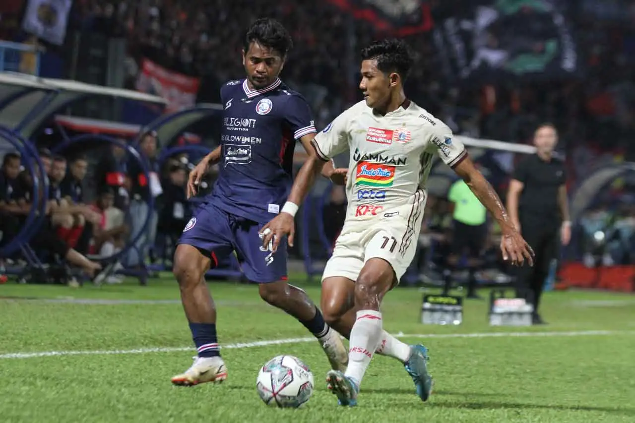 Persija Permalukan Arema...