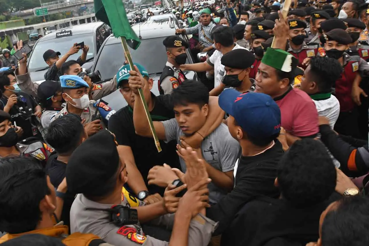Unjuk Rasa Tolak Kenaikan...