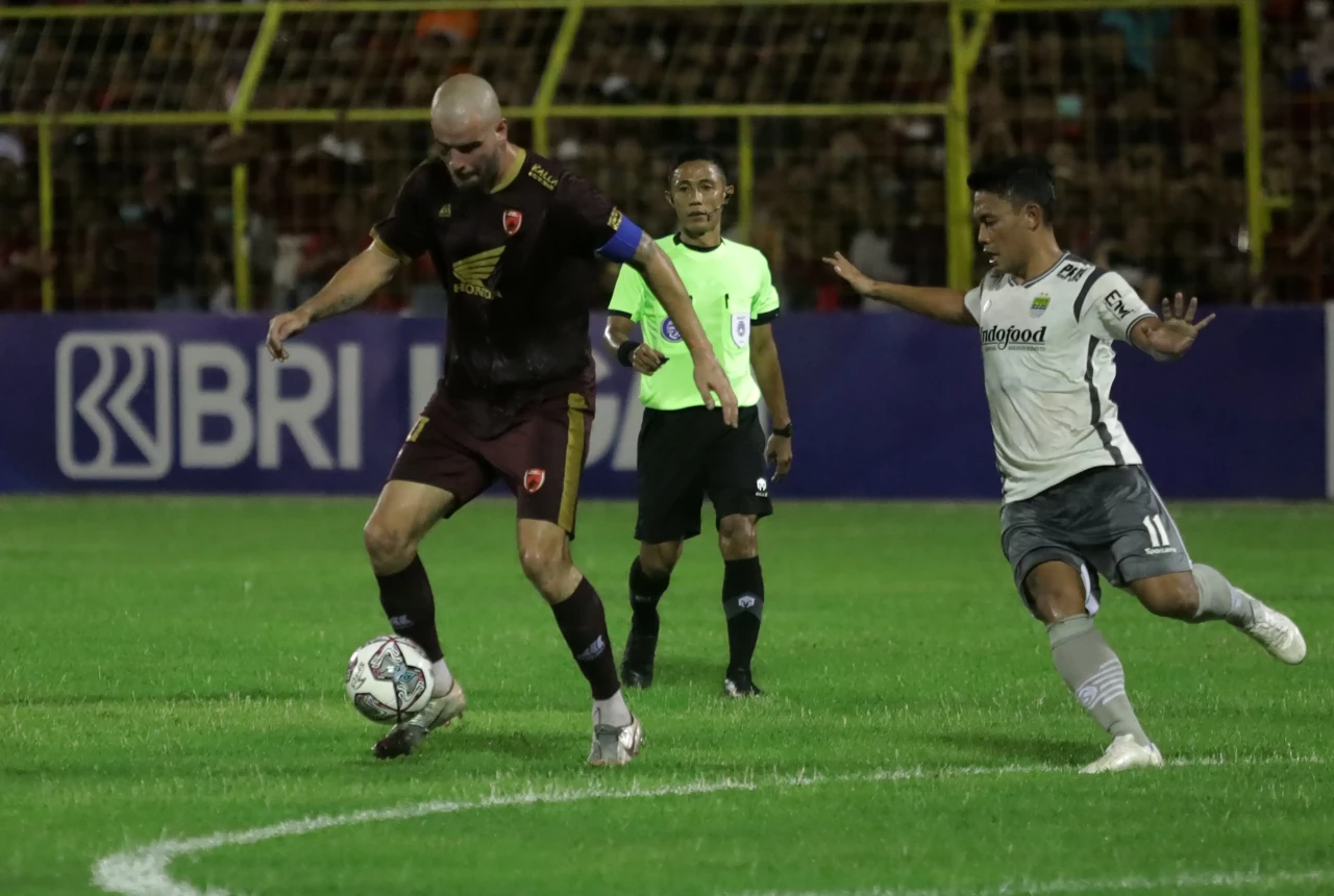 Tanpa Ampun, PSM Makassar...