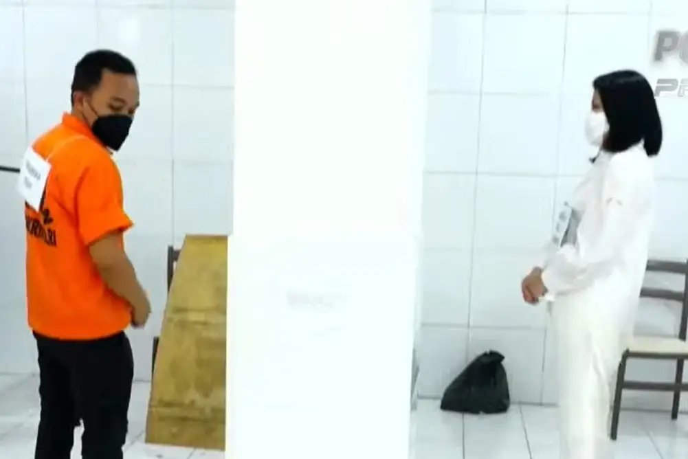 Jalani Rekonstruksi...