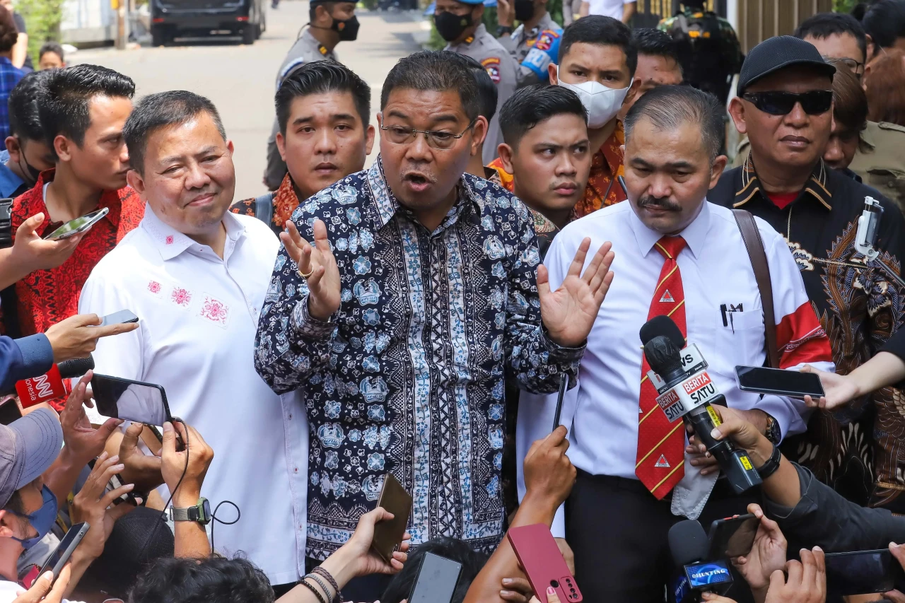 Tidak Diizinkan Masuk,...