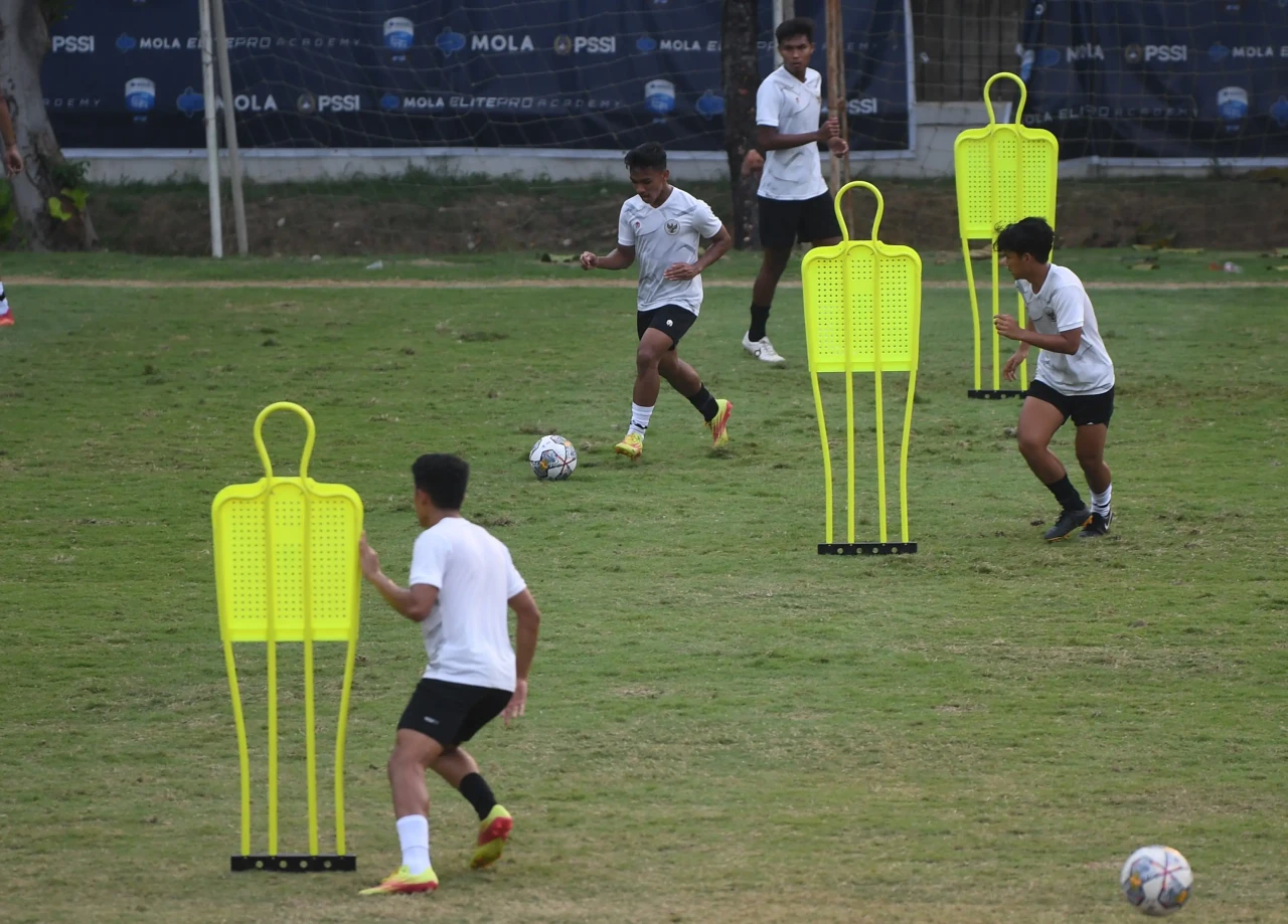 Mengintip Persiapan...
