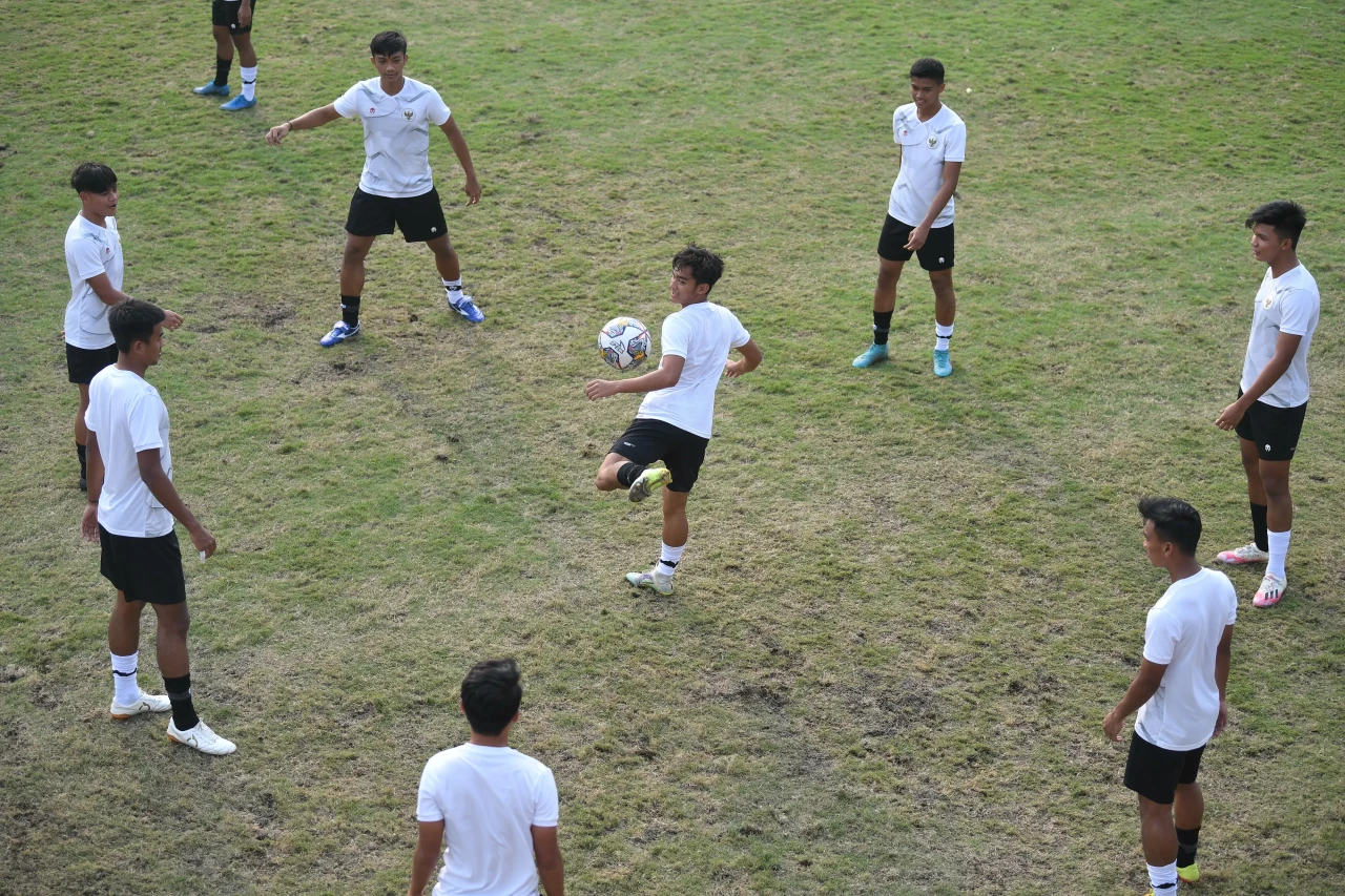 Mengintip Persiapan...