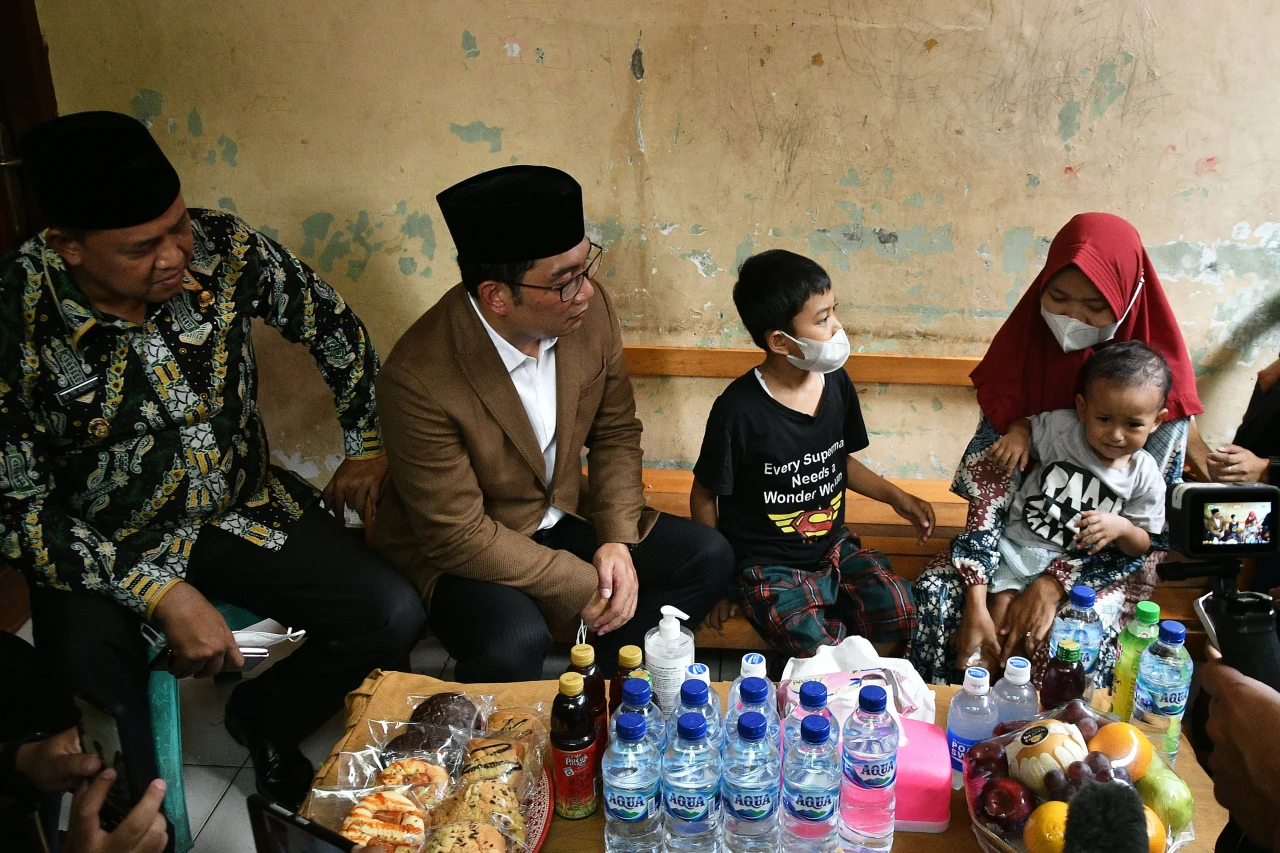 Ridwan Kamil Kunjungi...