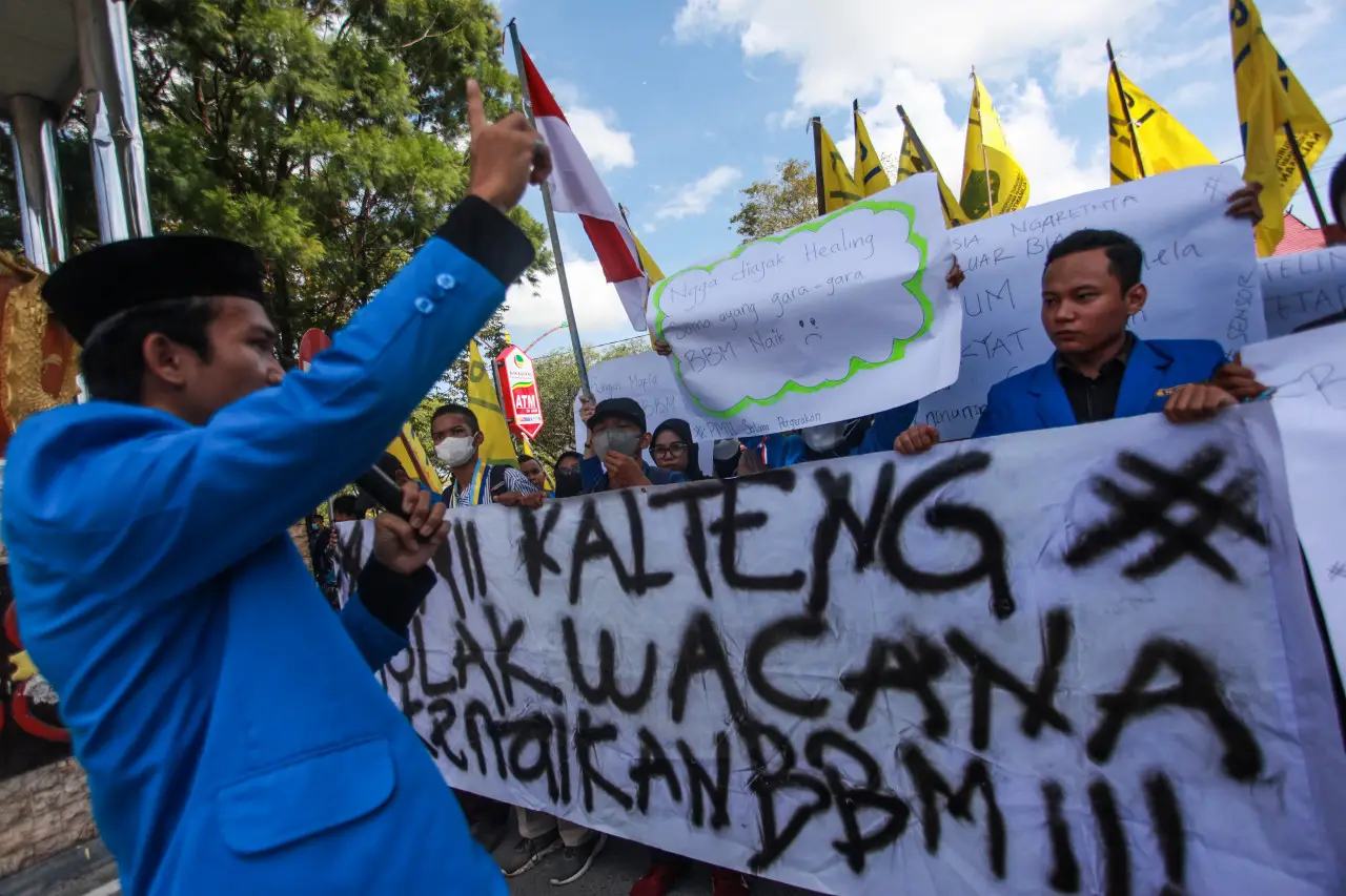 Gelombang Unjuk Rasa...