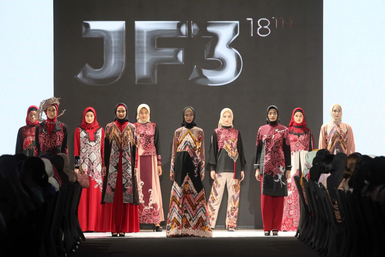 Lia Afif Hadirkan Rancangan...