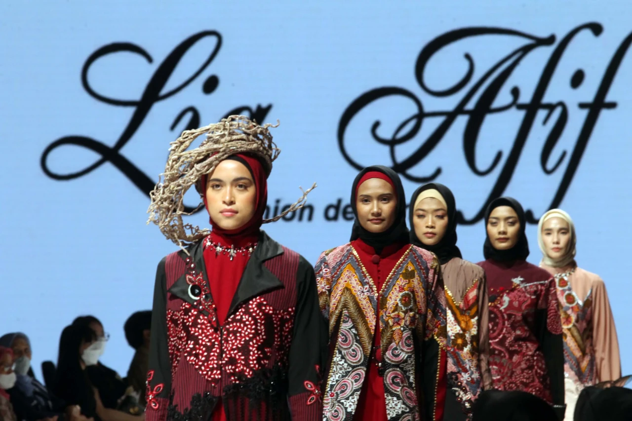 Lia Afif Hadirkan Rancangan...