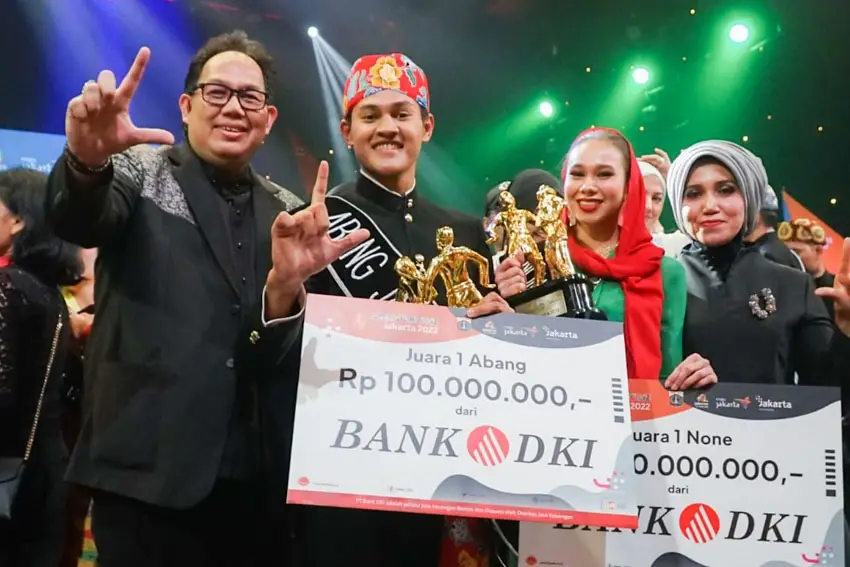 Bank DKI Berikan Hadiah...