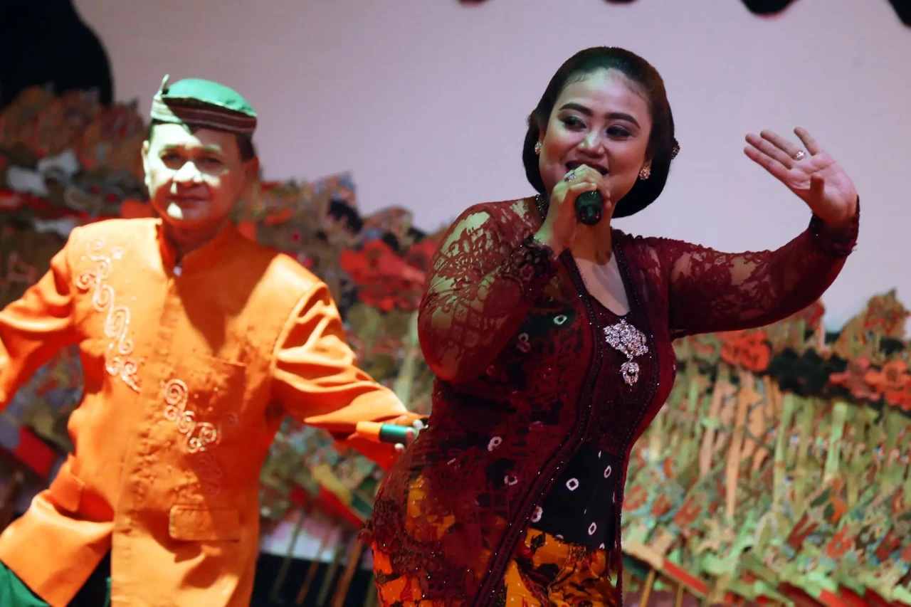Ubaya Gelar Pertunjukan...